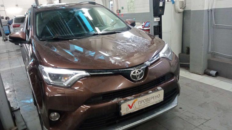 Toyota RAV4 2017 года, 200 858 км - вид 2