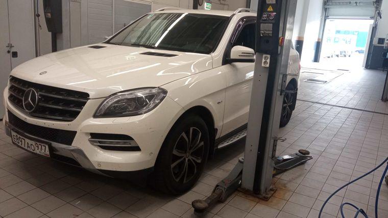 Mercedes-Benz M-класс 2012 года, 231 657 км - вид 1