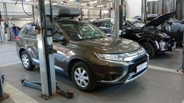 Mitsubishi Outlander 2019 года, 165 113 км - вид 2