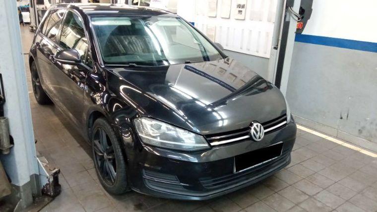 Volkswagen Golf,  - вид 1