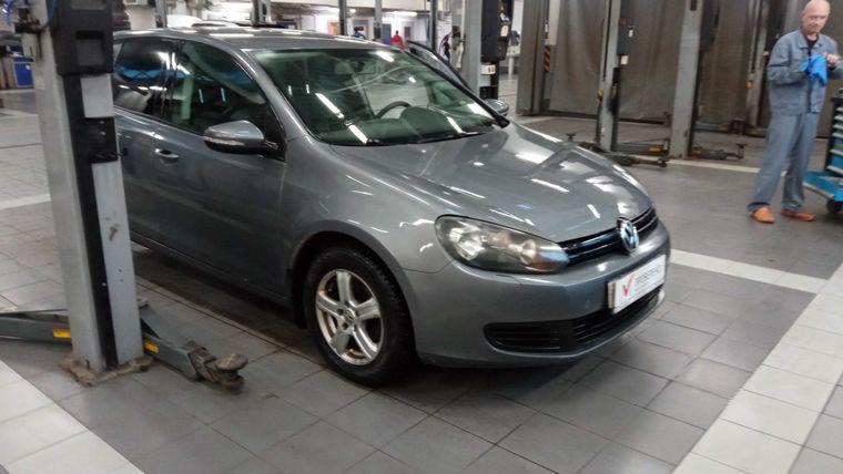 Volkswagen Golf,  - вид 1