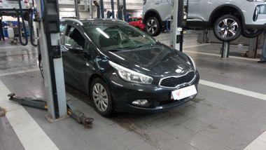 Kia Ceed 2013 года, 123 300 км - вид 2
