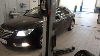 Opel Insignia 2011 года, 138 991 км - вид 2
