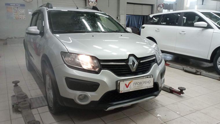 Renault Sandero Stepway 2017 года, 200 000 км - вид 2