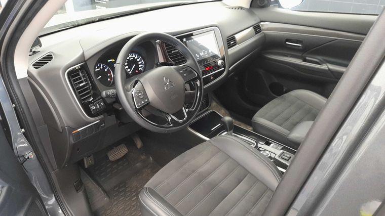 Mitsubishi Outlander, 2022 - вид 4