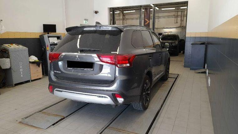 Mitsubishi Outlander, 2022 - вид 2