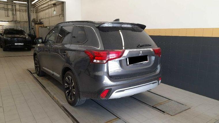 Mitsubishi Outlander, 2022 - вид 3