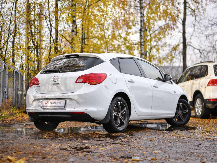 Opel Astra 2014 года, 174 500 км - вид 2