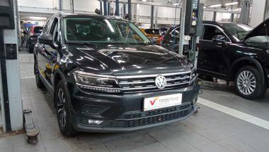 Volkswagen Tiguan 2019 года, 241 062 км - вид 2