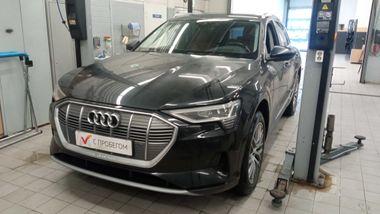 Audi e-tron 2020 года, 83 217 км - вид 1