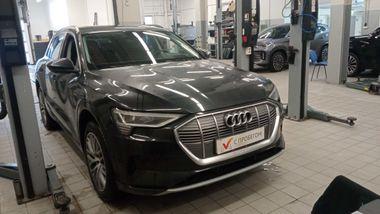 Audi e-tron 2020 года, 83 217 км - вид 2
