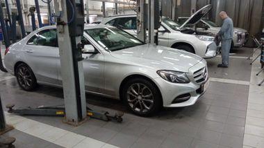 Mercedes-Benz C-класс 2015 года, 130 500 км - вид 2