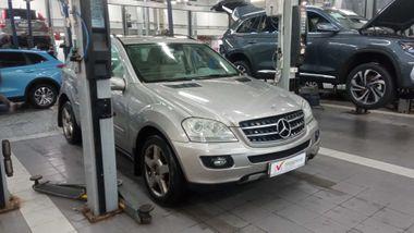 Mercedes-Benz M-класс 2006 года, 372 999 км - вид 2