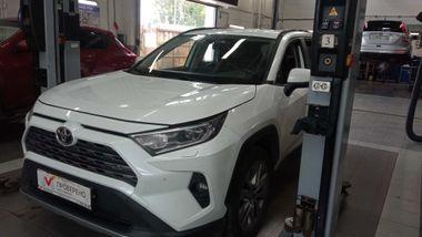 Toyota RAV4 2020 года, 126 000 км - вид 1