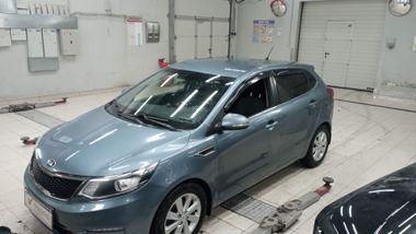 Kia Rio 2015 года, 95 650 км - вид 1