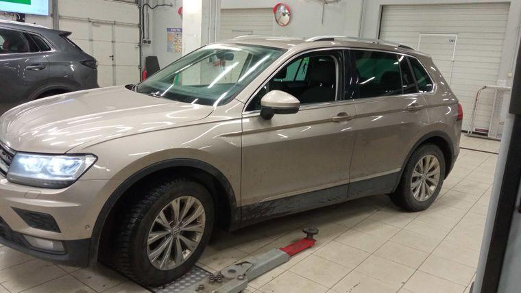 Volkswagen Tiguan 2017 года, 176 310 км - вид 1
