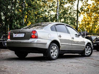 Volkswagen Passat 2004 года, 270 407 км - вид 2