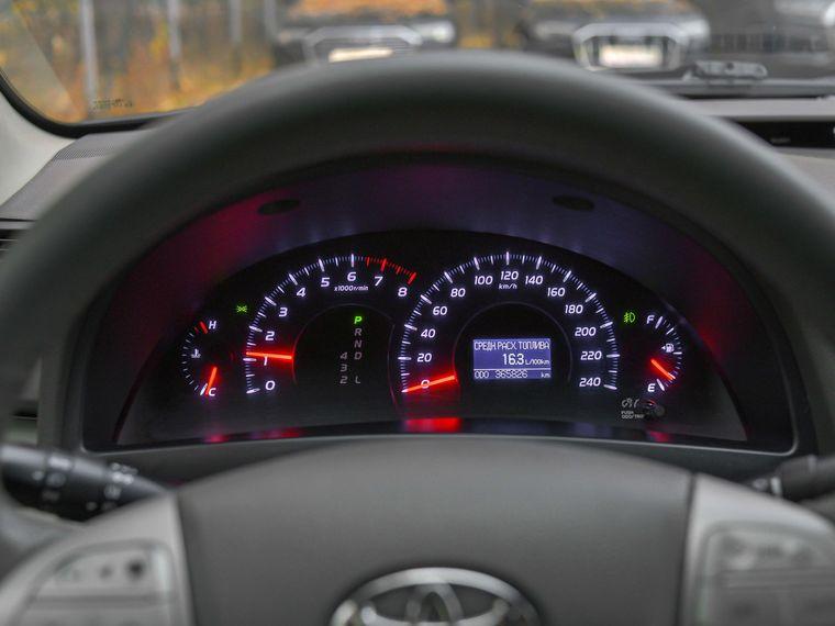 Toyota Camry,  - вид 4