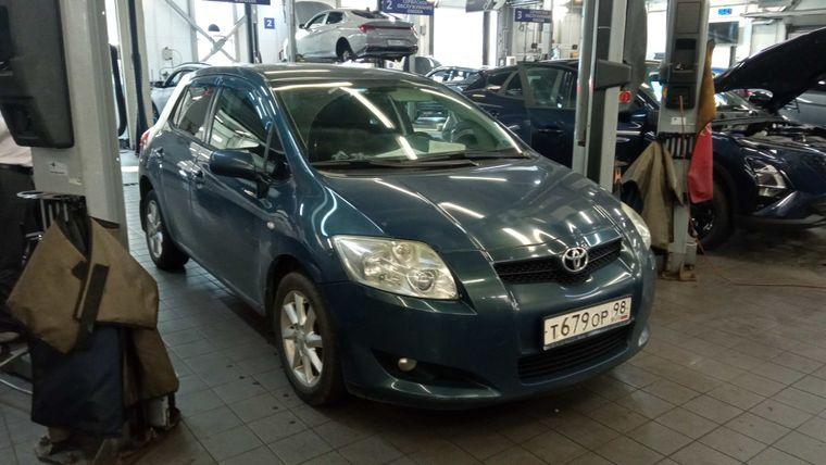 Toyota Auris,  - вид 1