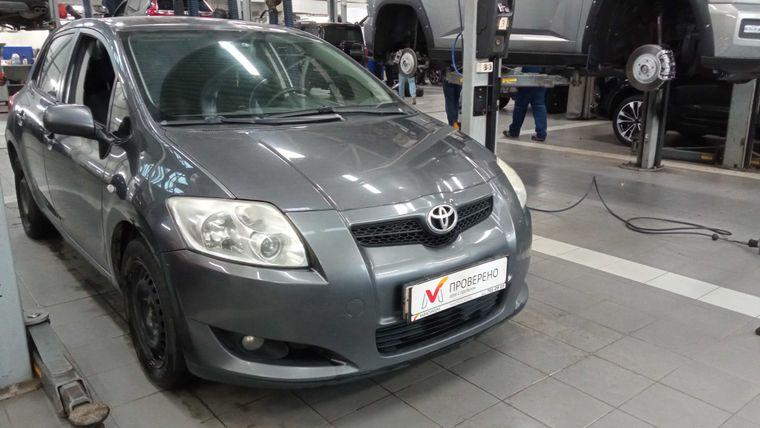 Toyota Auris,  - вид 1