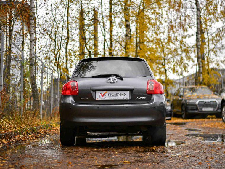 Toyota Auris,  - вид 3