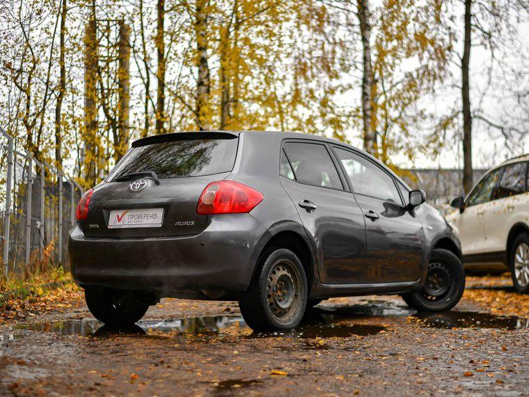 Toyota Auris,  - вид 1