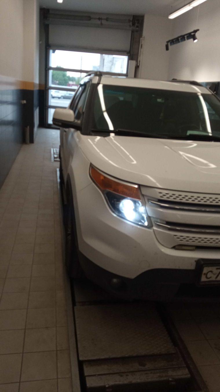 Ford Explorer 2014 года, 198 673 км - вид 1