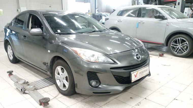 Mazda 3,  - вид 1