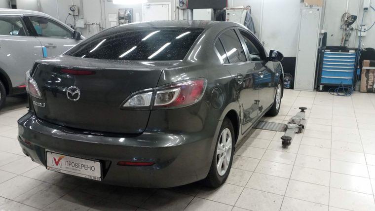 Mazda 3,  - вид 2
