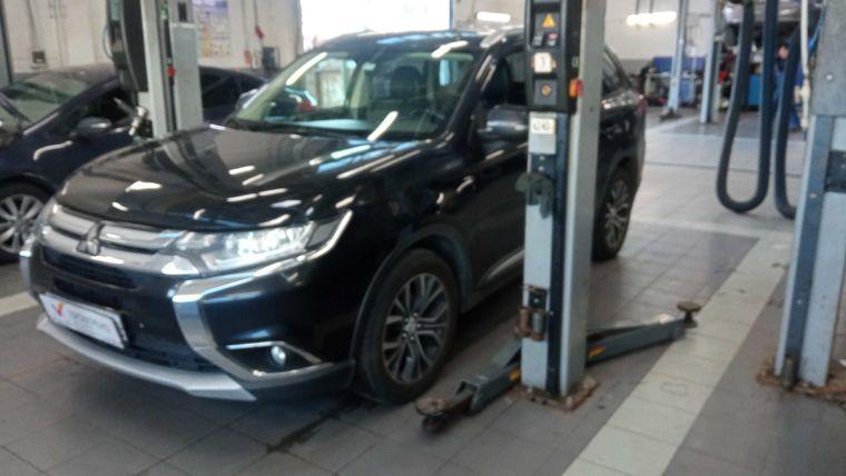 Mitsubishi Outlander 2016 года, 140 039 км - вид 1