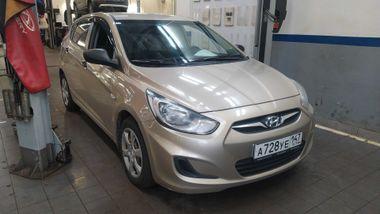 Hyundai Solaris 2011 года, 115 996 км - вид 2