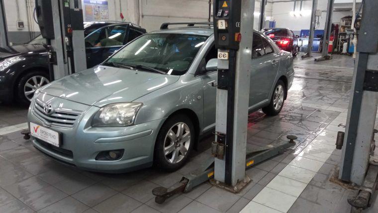 Toyota Avensis 2008 года, 270 000 км - вид 1