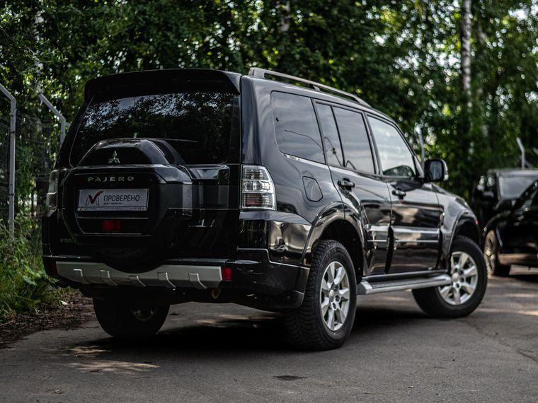 Mitsubishi Pajero,  - вид 1