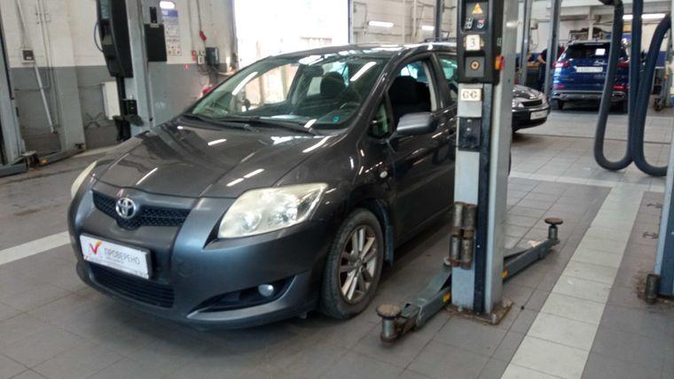 Toyota Auris 2009 года, 273 798 км - вид 1