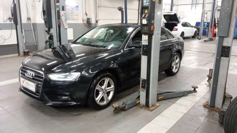 Audi A4 2012 года, 177 132 км - вид 1