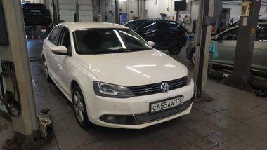 Volkswagen Jetta 2014 года, 215 967 км - вид 2
