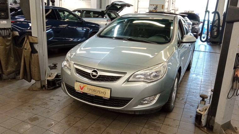 Opel Astra, 2011