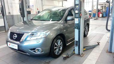 Nissan Pathfinder 2015 года, 163 406 км - вид 1