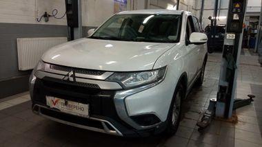 Mitsubishi Outlander 2019 года, 138 470 км - вид 1