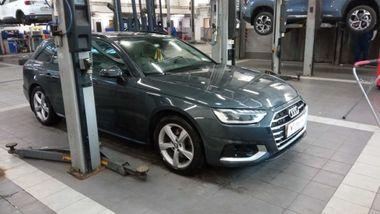 Audi A4 2020 года, 165 559 км - вид 2