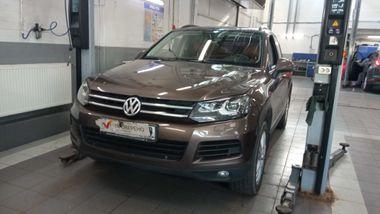 Volkswagen Touareg 2012 года, 243 037 км - вид 1