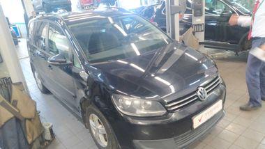 Volkswagen Touran 2012 года, 109 021 км - вид 2