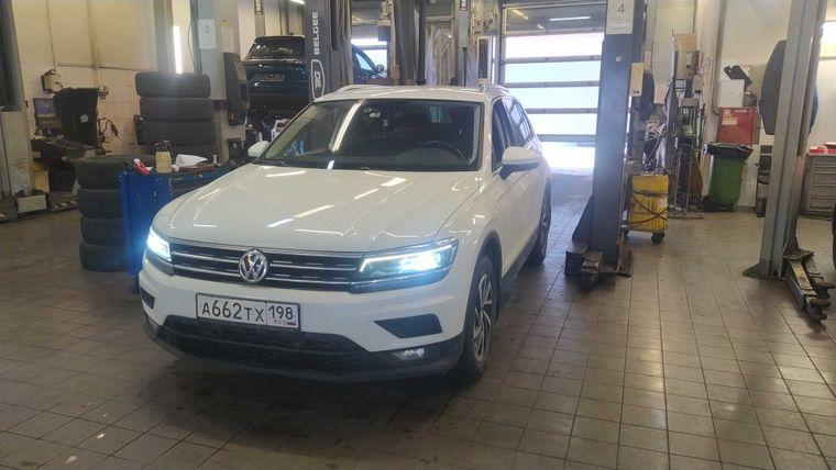 Volkswagen Tiguan 2018 года, 112 442 км - вид 1
