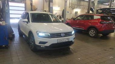 Volkswagen Tiguan 2018 года, 112 442 км - вид 2