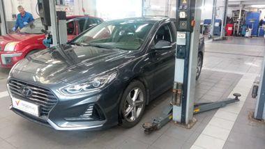Hyundai Sonata 2018 года, 157 338 км - вид 1