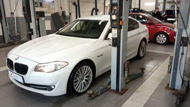 BMW 5 серия 2013 года, 213 136 км - вид 1