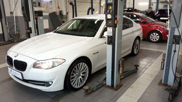 BMW 5 серия 2013 года, 213 136 км - вид 1