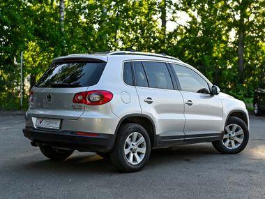 Volkswagen Tiguan 2011 года, 200 558 км - вид 2