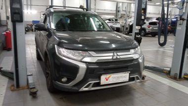 Mitsubishi Outlander 2020 года, 108 419 км - вид 2