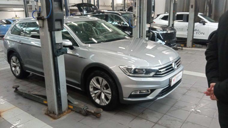 Volkswagen Passat 2019 года, 123 454 км - вид 2